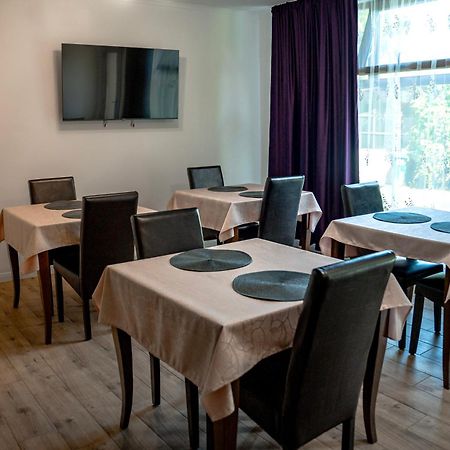 Boutique Marlen Bed and Breakfast Ghimbav Exteriör bild