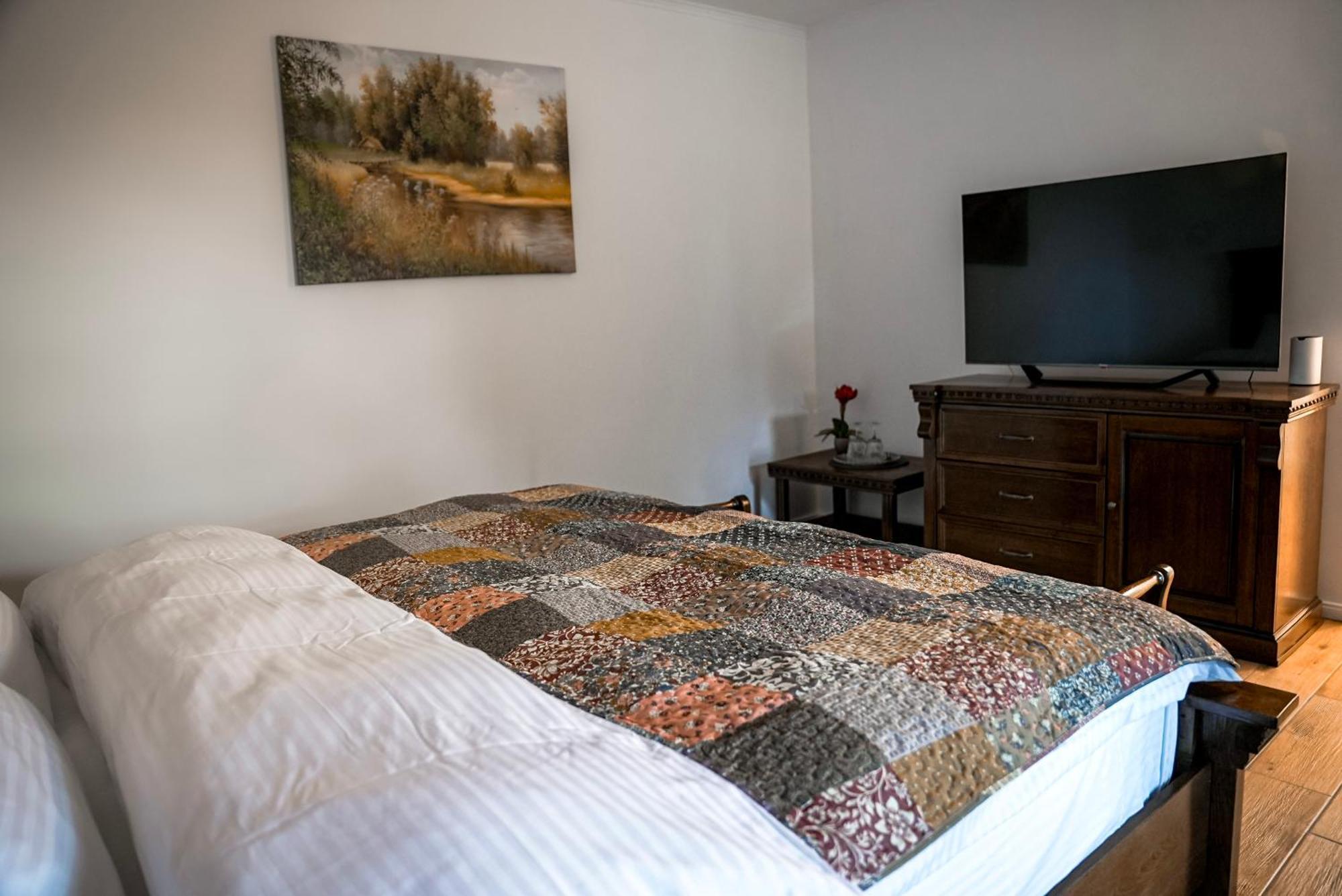 Boutique Marlen Bed and Breakfast Ghimbav Exteriör bild
