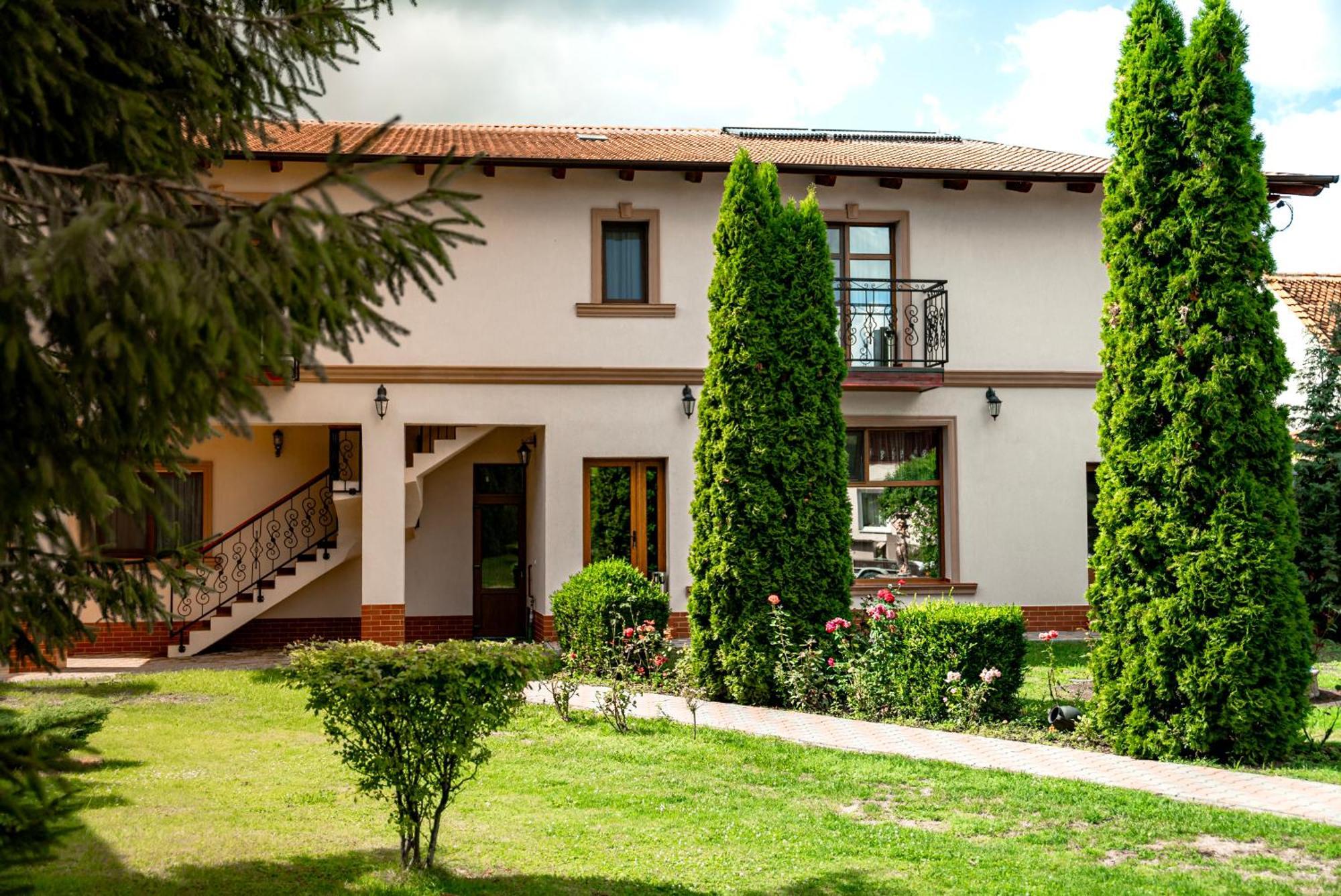 Boutique Marlen Bed and Breakfast Ghimbav Exteriör bild