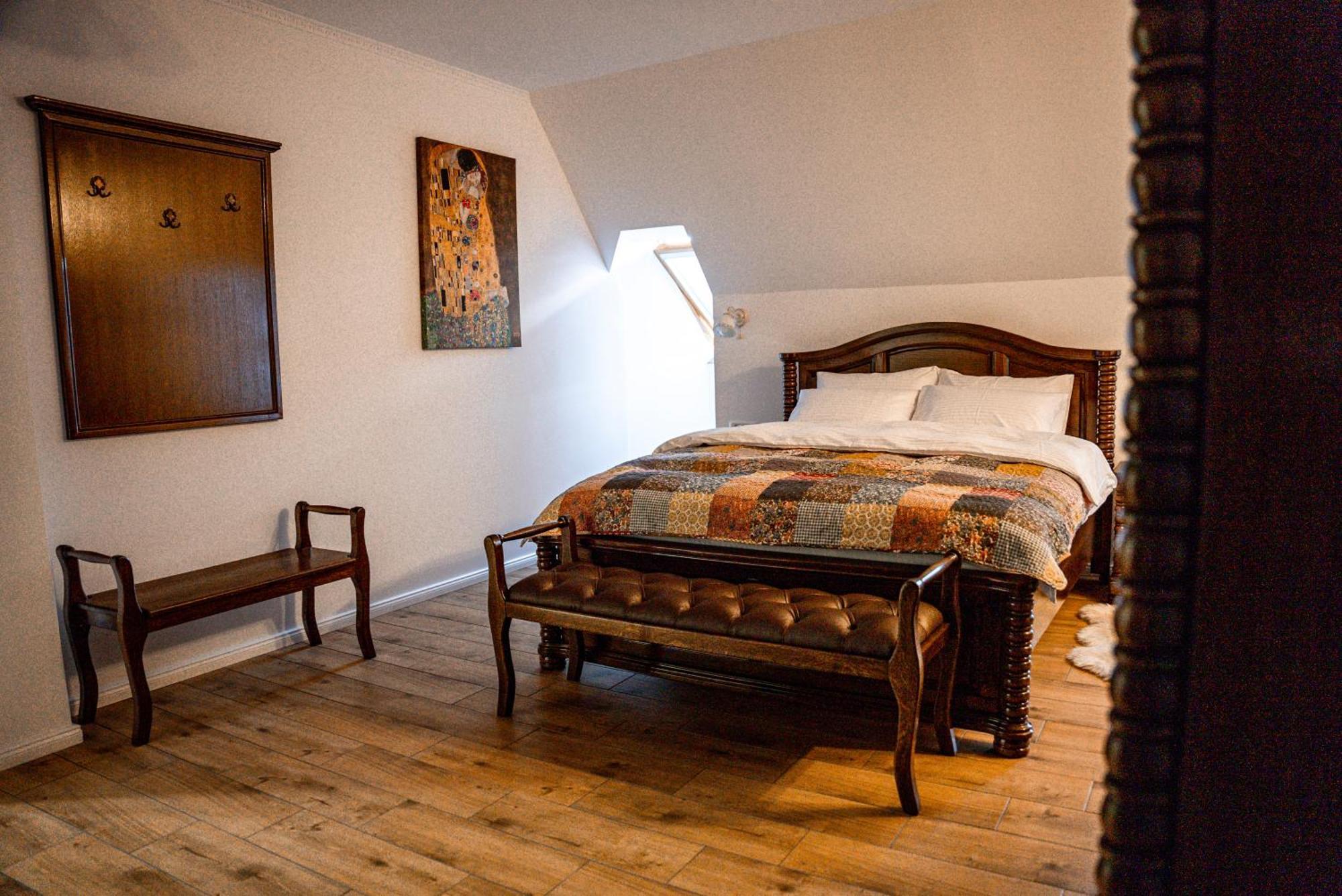 Boutique Marlen Bed and Breakfast Ghimbav Exteriör bild