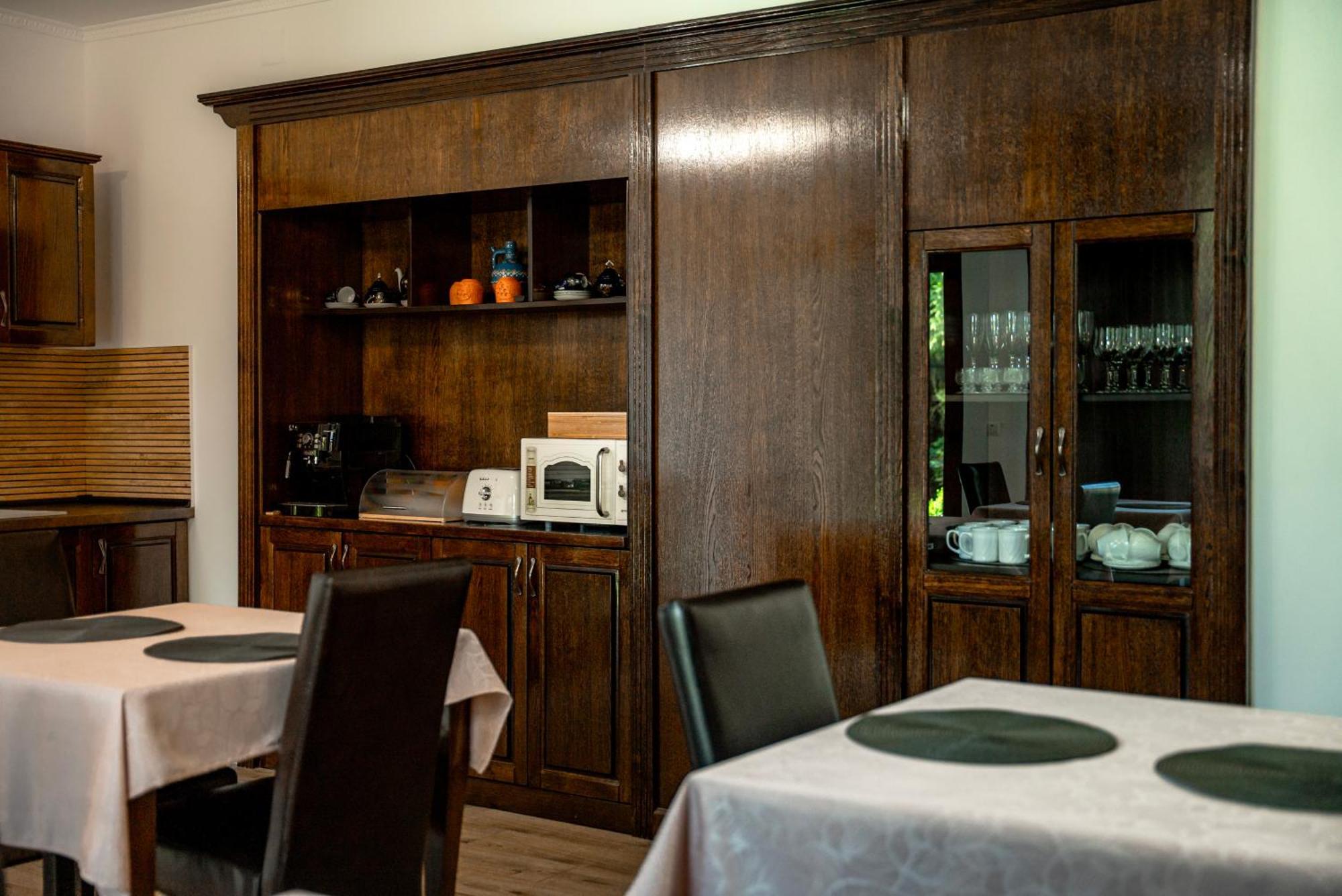 Boutique Marlen Bed and Breakfast Ghimbav Exteriör bild