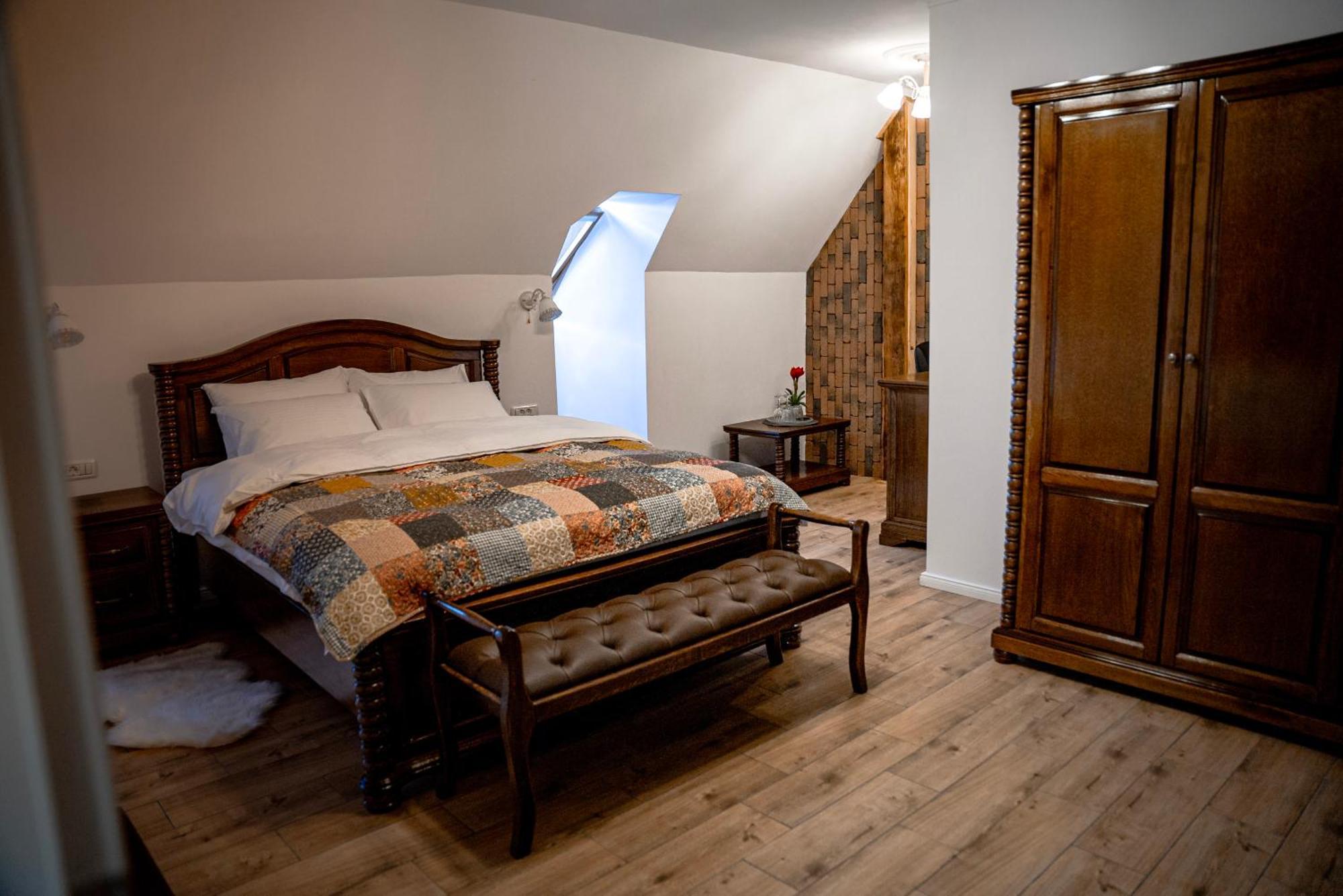 Boutique Marlen Bed and Breakfast Ghimbav Exteriör bild