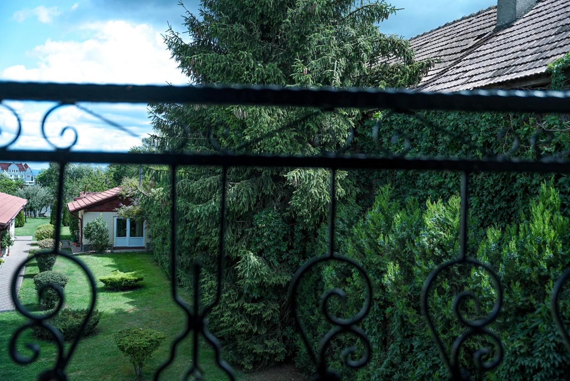 Boutique Marlen Bed and Breakfast Ghimbav Exteriör bild