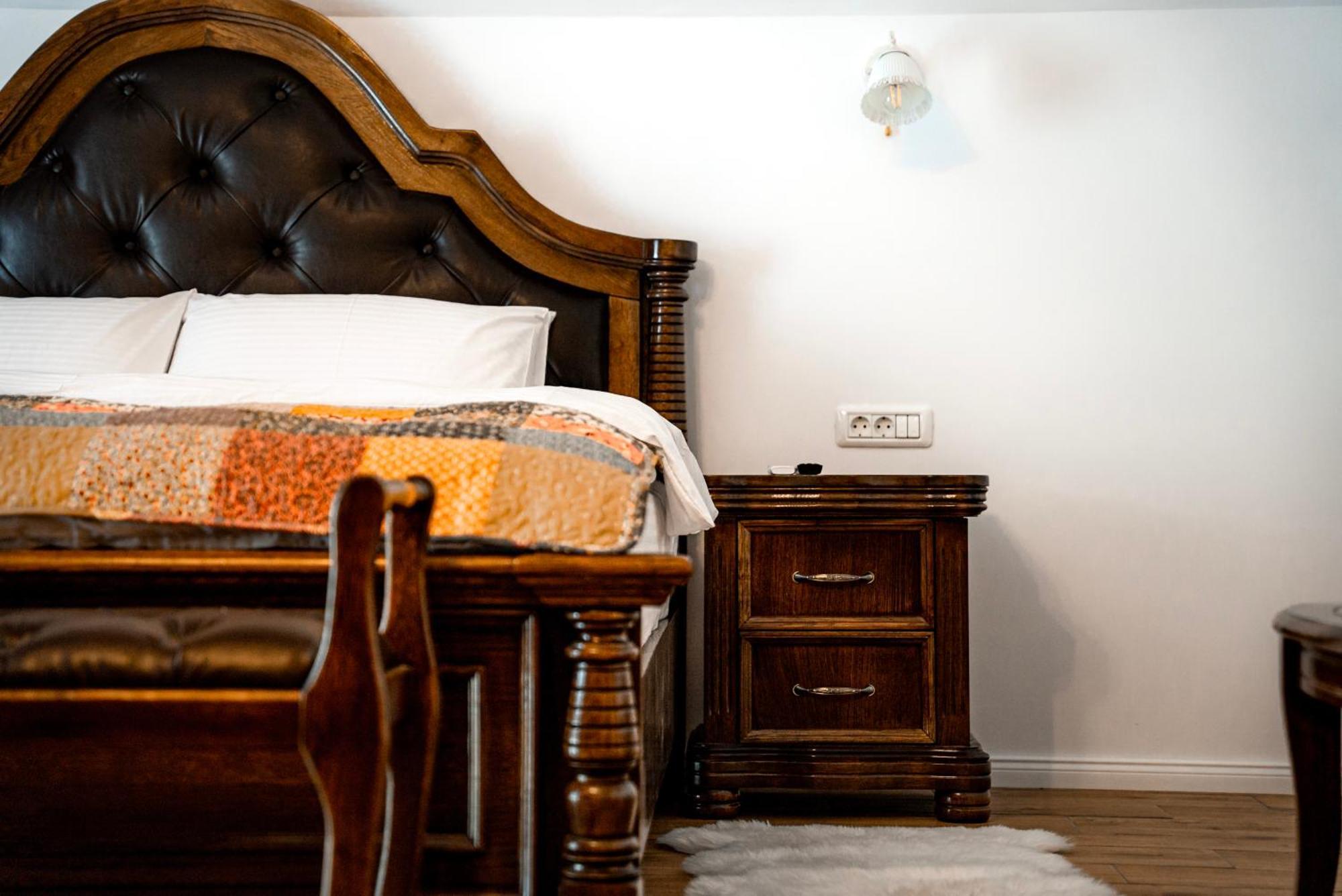 Boutique Marlen Bed and Breakfast Ghimbav Exteriör bild