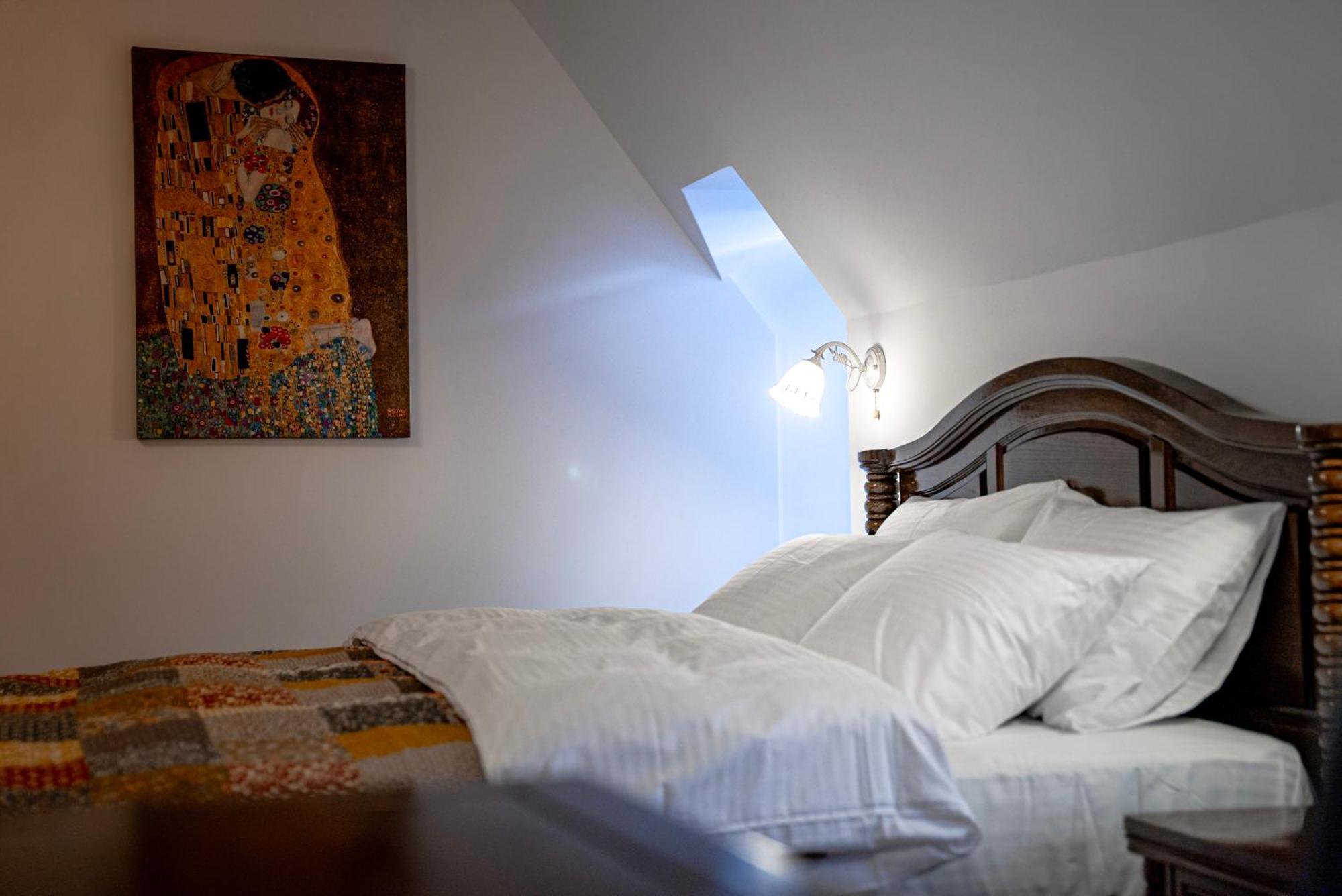 Boutique Marlen Bed and Breakfast Ghimbav Exteriör bild