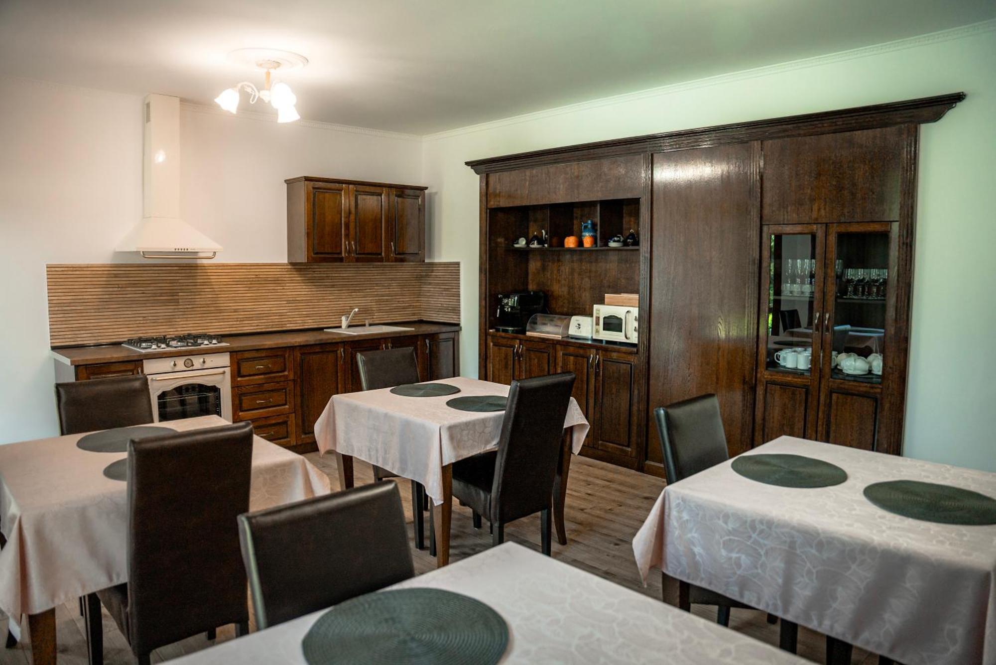 Boutique Marlen Bed and Breakfast Ghimbav Exteriör bild