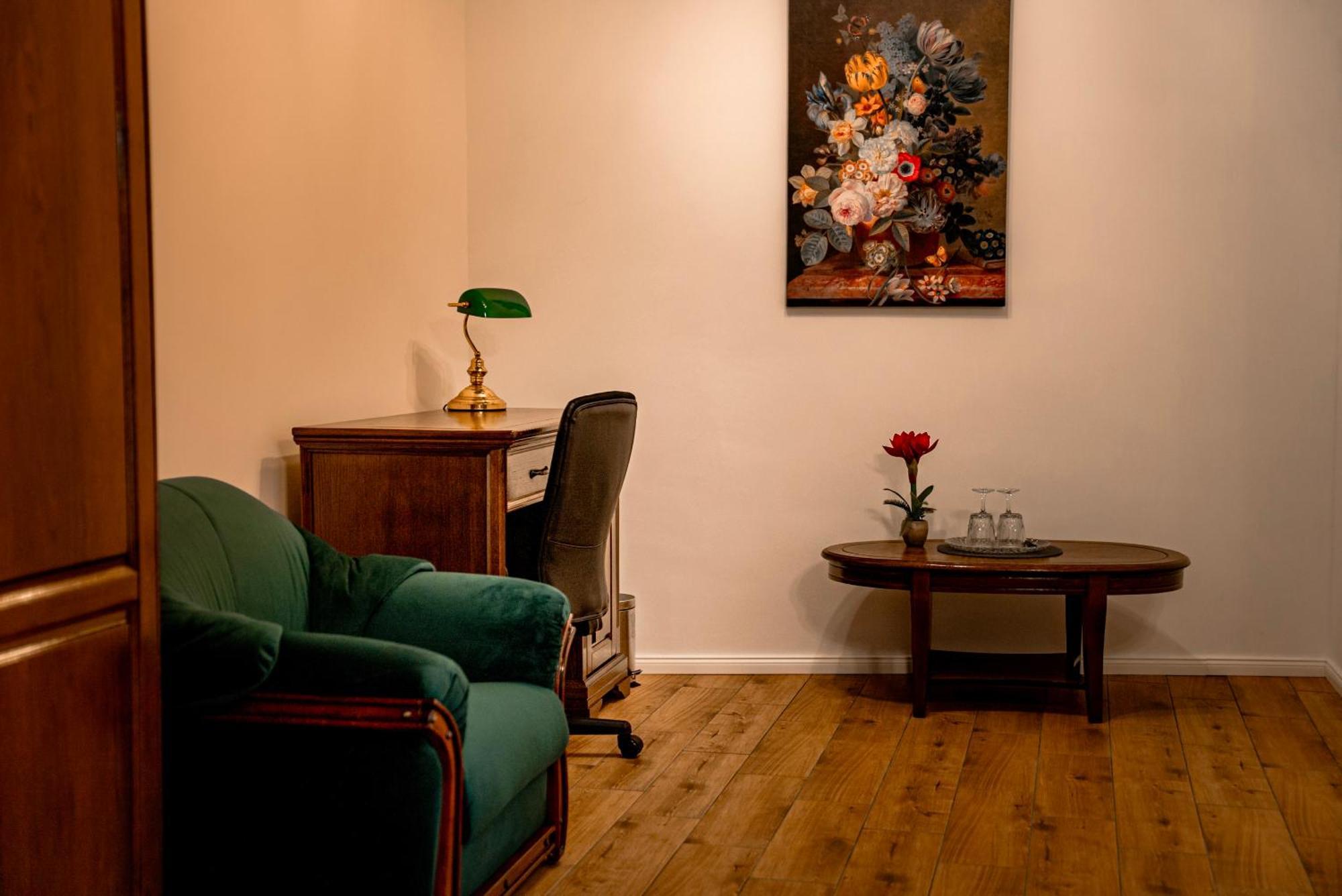 Boutique Marlen Bed and Breakfast Ghimbav Exteriör bild