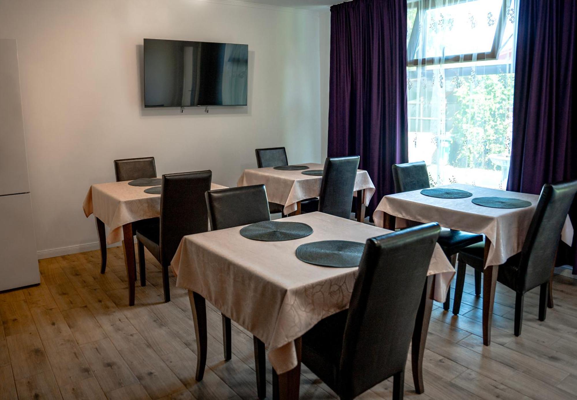 Boutique Marlen Bed and Breakfast Ghimbav Exteriör bild