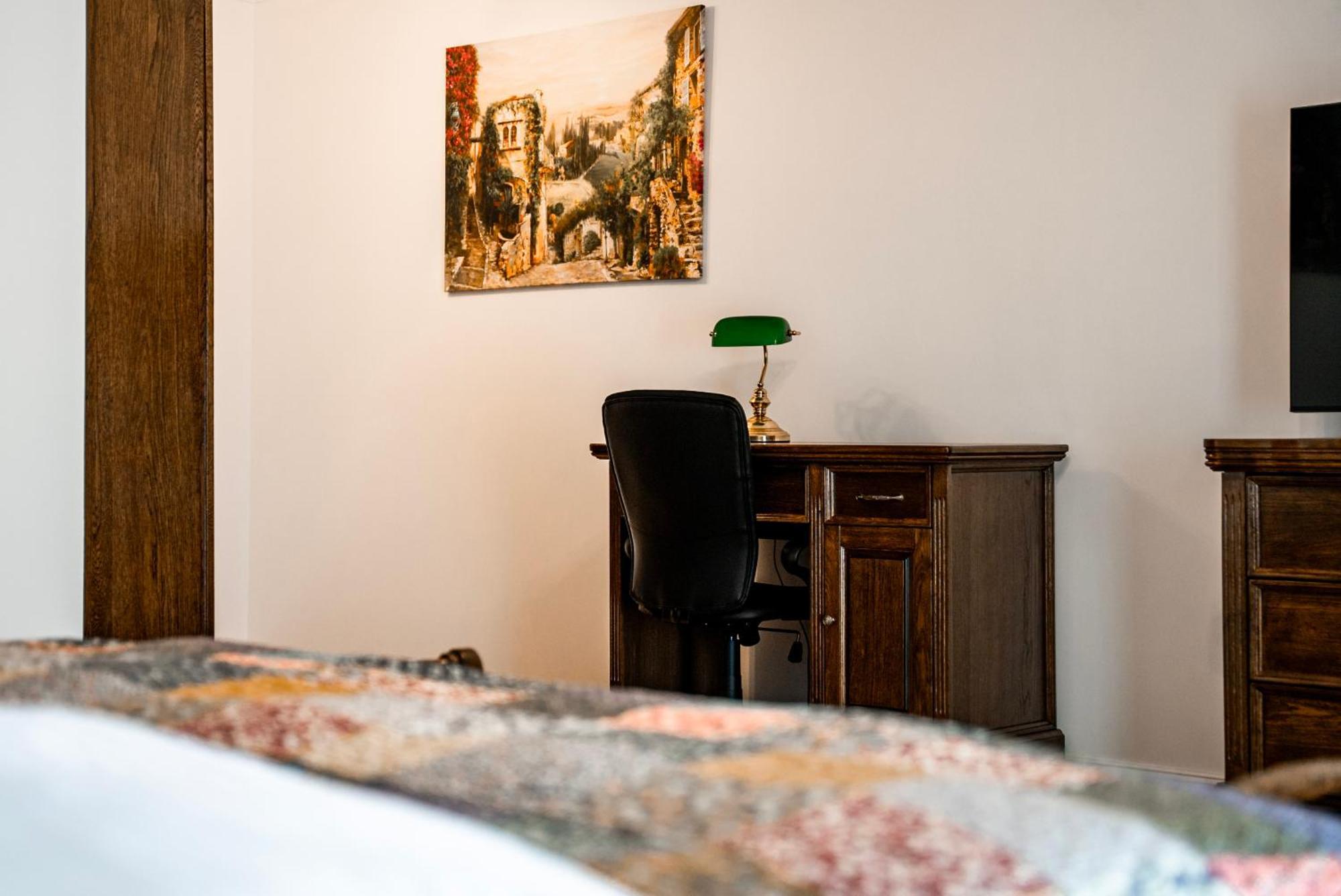 Boutique Marlen Bed and Breakfast Ghimbav Exteriör bild